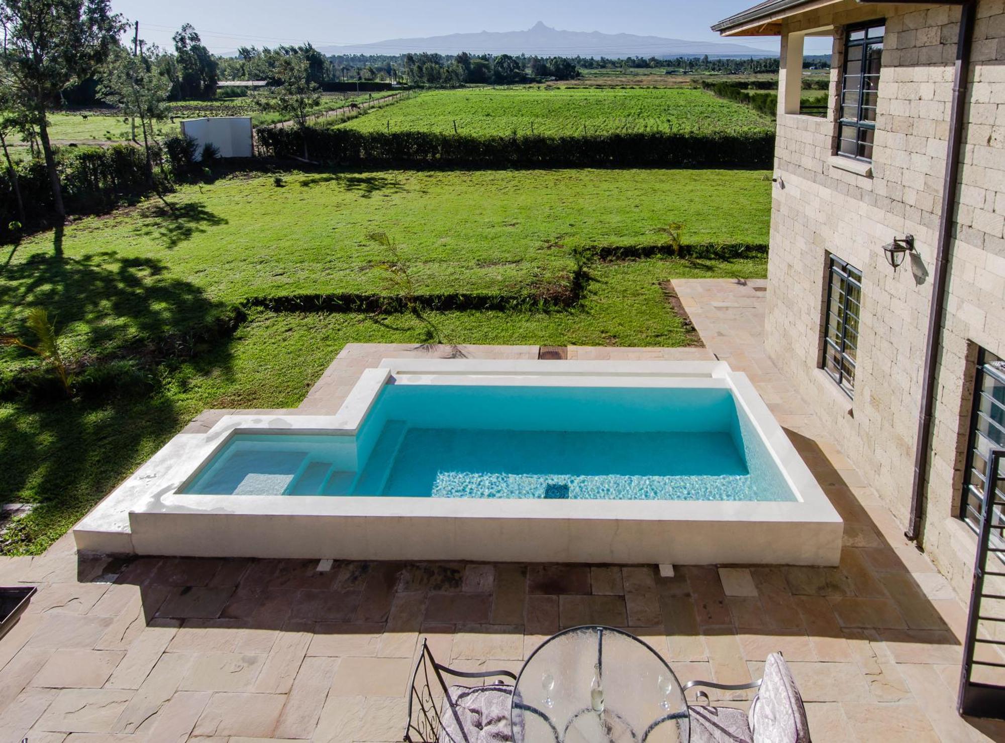 The Landing Nanyuki Cottages Exterior photo